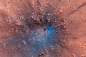 Фото: На Марсе обнаружили свежий кратер от сильного взрыва 1