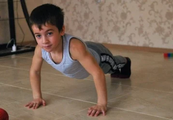 Фото: Пятилетний чеченец установил мировой рекорд по отжиманиям 1