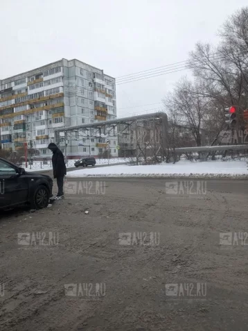 Фото: В Кемерове на улице Терешковой столкнулись три автомобиля 1