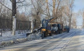 Власти: в Кемерове дорожные службы переведены в усиленный режим работы из-за погоды