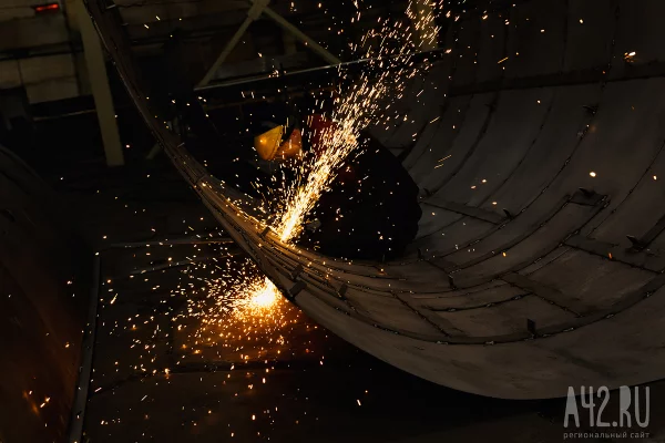 Сварщик с зарплатой от 267 000 рублей стал самой высокооплачиваемой рабочей профессией