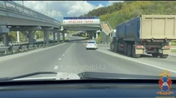 Фото: В Кемерове инспекторы ГАИ остановили 36 грузовиков за скрытые номера и запрещённую езду 1
