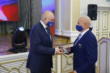 Фото: Губернатор Кузбасса вручил награды лучшим энергетикам 5