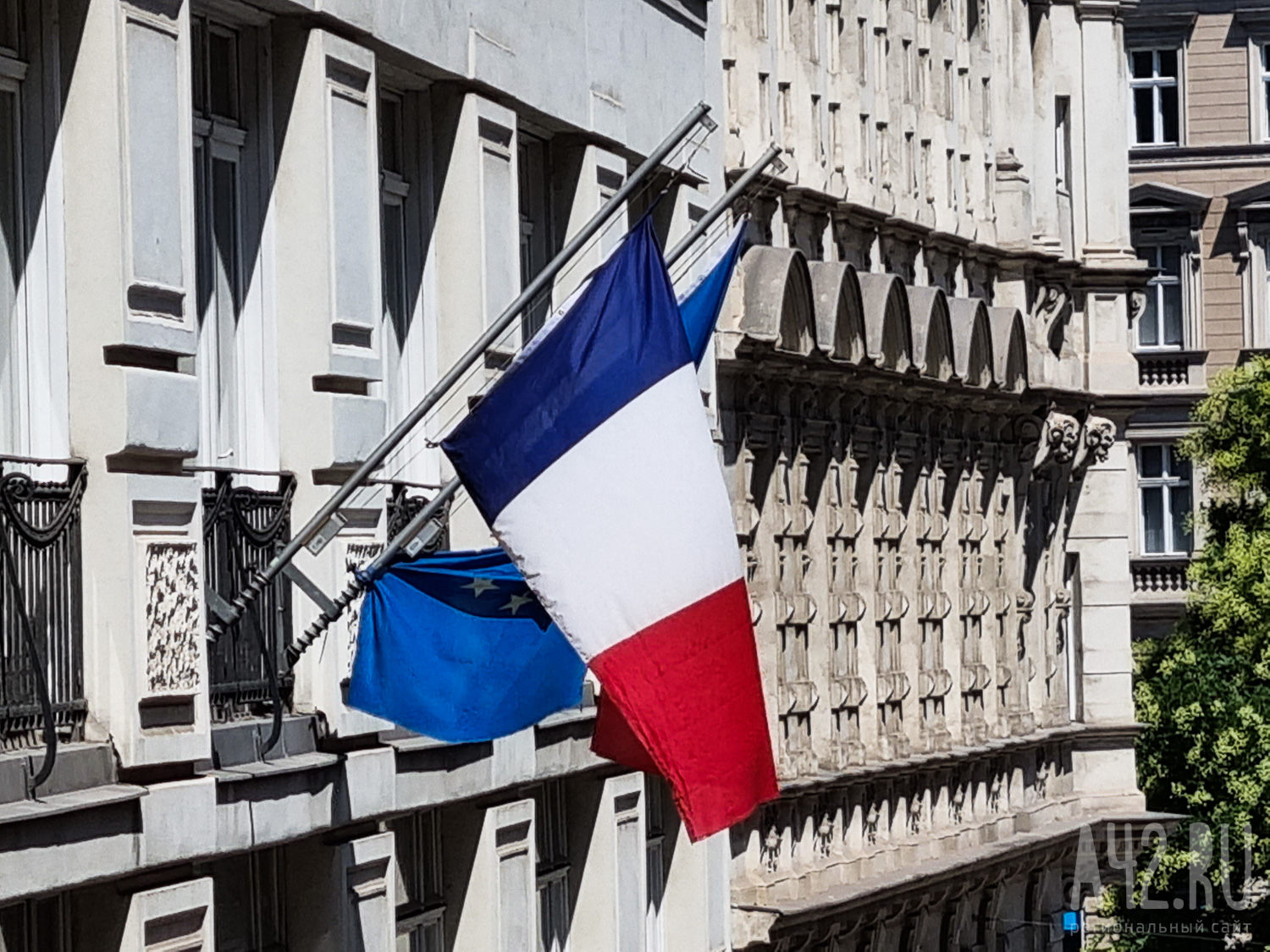 Супруга президента Франции предлагала сделать шпиль Собора Парижской Богоматери в форме фаллоса