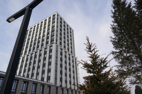 Илья Середюк проверил ход строительства новых ЖК в зоне КРТ в Кемерове