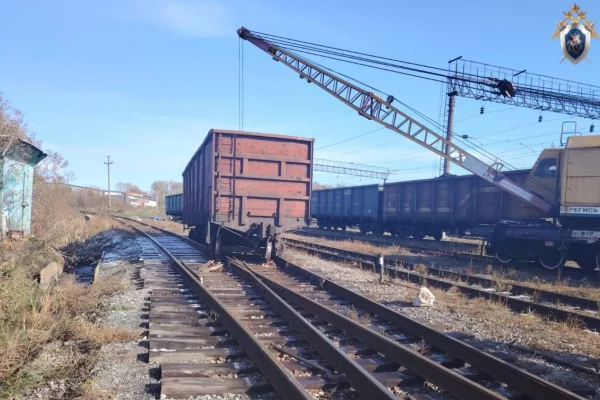 В Кемерове в районе станции Правотомск с рельсов сошли три вагона