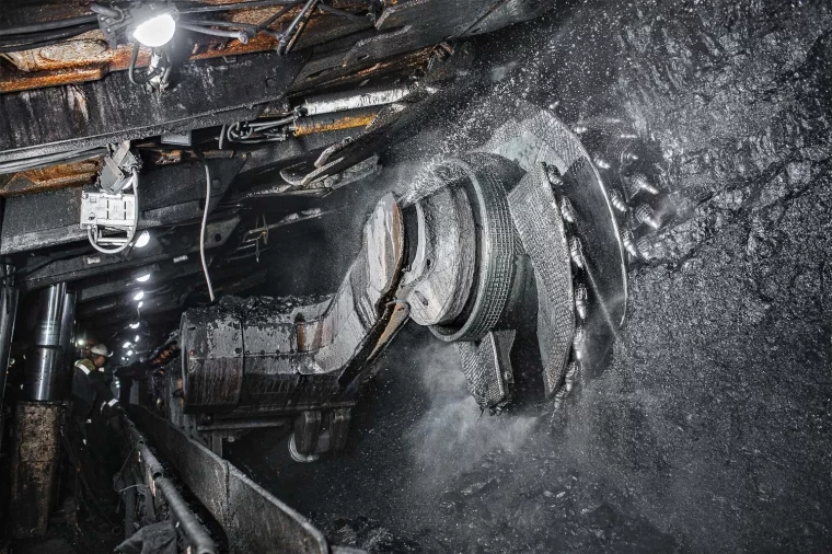 Фото: Бригада Сергея Шмальца шахты имени А. Д. Рубана первой в «СУЭК-Кузбасс» добыла миллион тонн угля 2