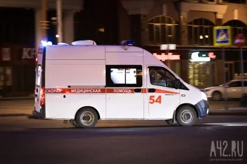 Фото: В Кузбассе мужчина погиб при падении крана 1