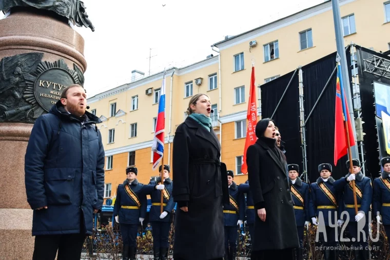 Фото: В Новокузнецке торжественно открыли памятник Михаилу Кутузову 12