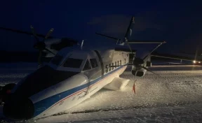 В Якутии у взлетающего самолёта сломалась стойка шасси 
