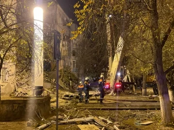 Фото: СК: обрушение части дома в Астрахани, предварительно, произошло при проведении ремонта в одной из квартир 1
