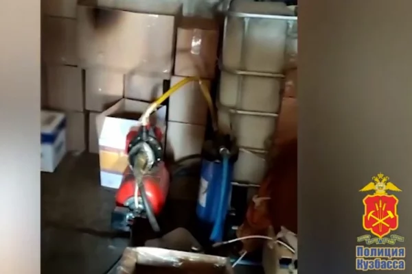 ОПГ в Кузбассе 6 лет готовила и продавала алкогольный суррогат: суд вынес приговор 