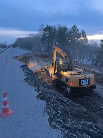 Фото: Дирекция автодорог Кузбасса показала, как восстанавливают участок трассы Бийск — Новокузнецк 2