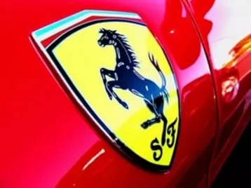 Фото: 34 итальянца собирались похитить прах основателя Ferrari 1