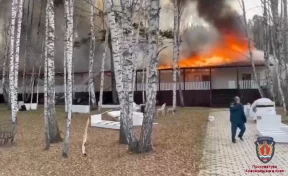 В Прокуратуре назвали предварительную причину пожара в экопарк-отеле в Красноярском крае