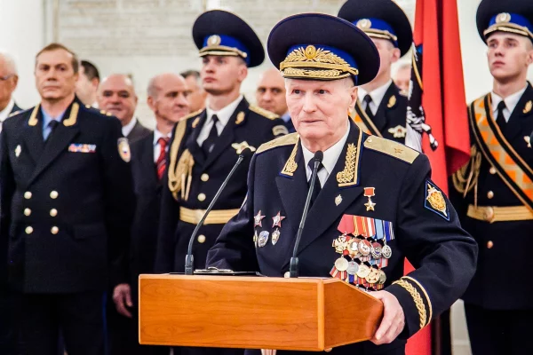 Легендарный командир Группы «Альфы» Геннадий Зайцев посетил Кемерово