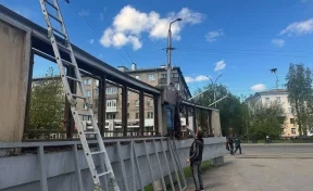 В Кемерове демонтировали Доску почёта в центре Кировского района