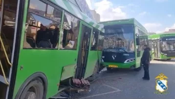 Фото: 10 человек пострадали, 2 машины загорелись в результате массового ДТП с автобусами в Курске 1