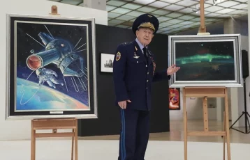 Фото: Космонавт из Кузбасса подарил Третьяковской галерее свои картины 1
