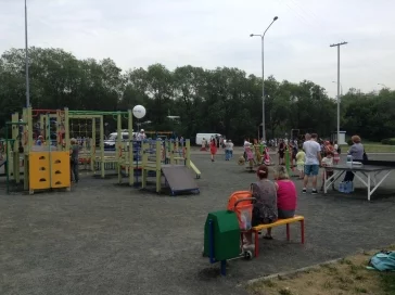 Фото: В кемеровском парке имени Жукова открыли новую детскую площадку 3