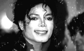 Телохранитель Майкла Джексона рассказал, зачем на самом деле он носил маску и пластырь