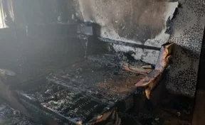 Троих взрослых и трёх детей спасли из горящего МКД в Новокузнецке