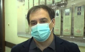 «Никаких последствий не заметил»: замгубернатора Кузбасса привился вакциной от коронавируса