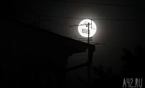 «Редкий случай»: кузбассовцы делятся фотографиями Луны и Венеры на ночном небе