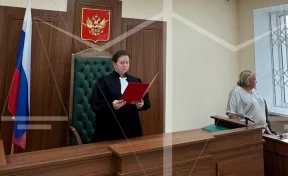 В Свердловской области суд восстановил на работе металлурга, уходившего на минуту раньше