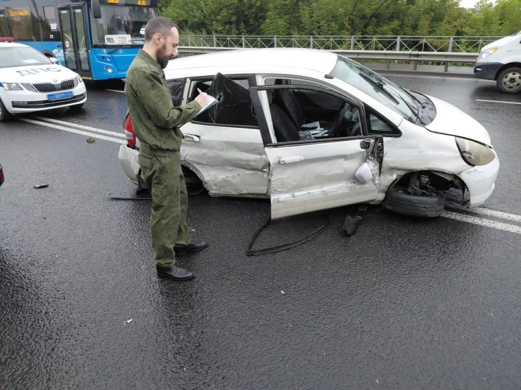 Фото: В полиции рассказали о погибшем в Кемерове сотруднике ГАИ: он пытался остановить лихача 2