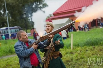 Фото: В Новокузнецке устроили битву в духе XVII века 1