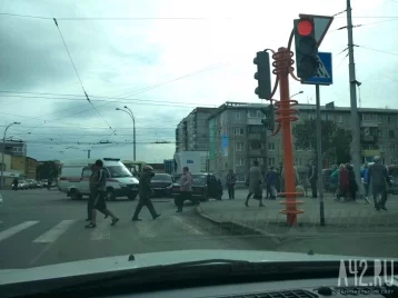 Фото: На Радуге в Кемерове в ДТП с отечественными авто пострадали люди 1