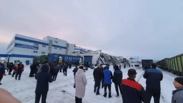 Фото: Эвакуированы более 40 человек, есть пострадавший: появились подробности обрушения крупного завода в Кузбассе 1