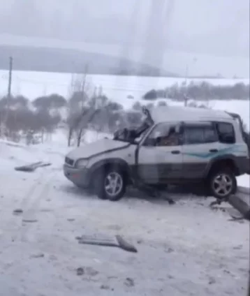 Фото: Последствия смертельного ДТП на кузбасской трассе попали на видео 1