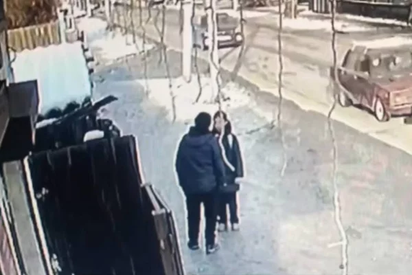 В Кызыле разыскивают мужчину, домогавшегося до школьницы