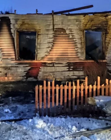 В Кузбассе ночной пожар уничтожил частный дом