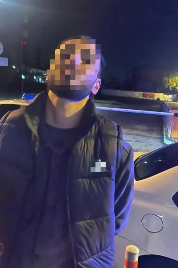 Фото: В центре Санкт-Петербурга злоумышленники похитили мужчину, угрожая ножом 3