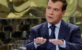 Медведев похвастался, что подтягивался 30 раз