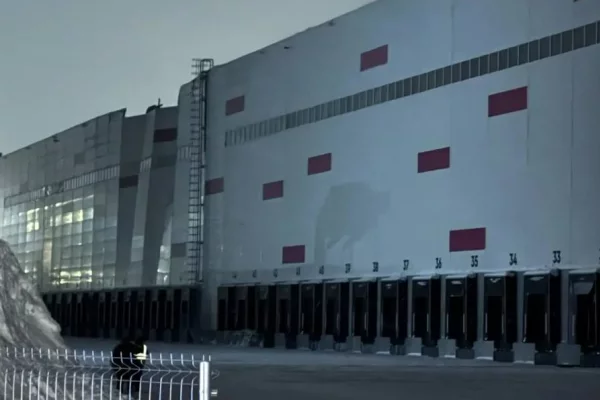 В Кузбассе СК возбудил дело после обрушения части кровли на складе Wildberries 