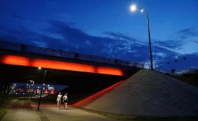 В Кемерове начали тестировать подсветку Кузбасского моста