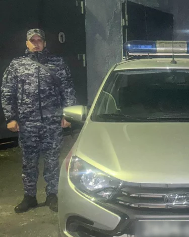 В Кузбассе росгвардейцы ночью помогли пенсионеру в халате и тапочках