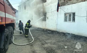 Огонь на кровле административного здания в Дагестане охватил 1800 «квадратов»