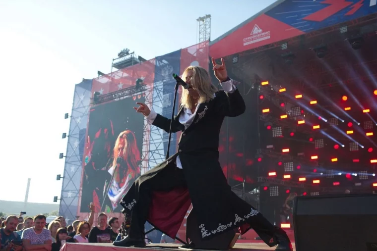 Фото:  «Герои мирового рока»: Кен Хенсли и Doro выступили в Кузбассе 16