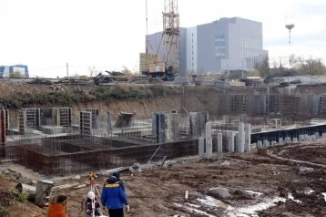 Фото: Мэр Кемерова проверил ход строительства новых многоэтажек и здания налоговой 1