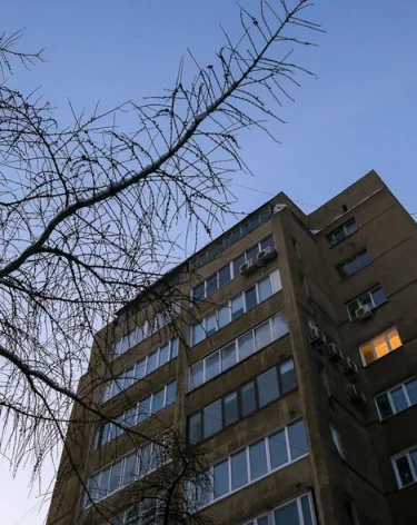 Взрыв прогремел в многоэтажке в Волгограде, соседи слышали удары в стену и крики