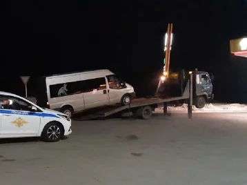 Фото: В Кузбассе задержали водителя, который возил туристов из Шерегеша на переоборудованном микроавтобусе 1