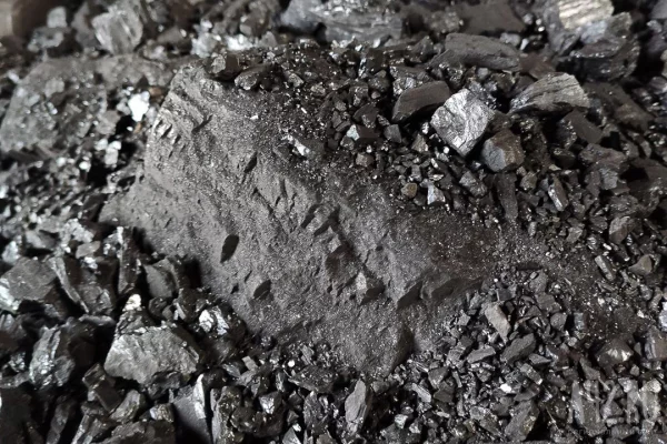 «Две тонны песка»: кузбассовцы пожаловались на некачественный дотационный уголь