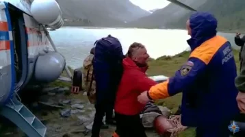 Фото: Операция по спасению кемеровских туристов в горах Алтая попала на видео 1