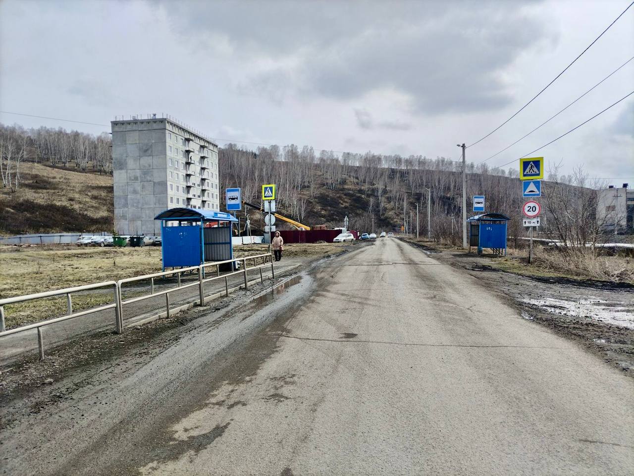Прокуратура обнаружила угрожающие жизни и здоровью остановки в кузбасском посёлке