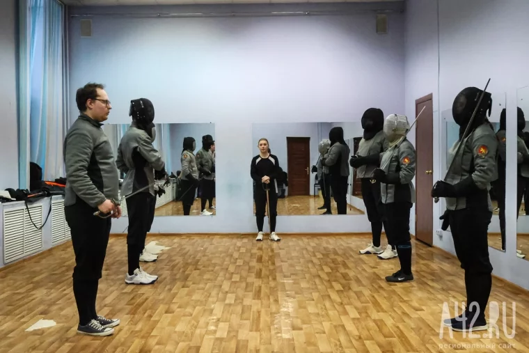 Фото: Сталь, пот и семья: зачем взрослые люди с ипотекой берут в руки меч 9